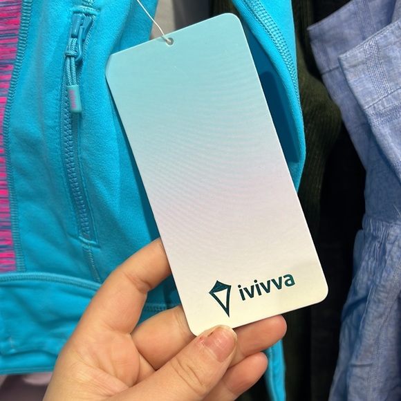 Ivivva Perfect Your Practise Jacket • BNWT • Size 4 • Blue Pink Purple - Picture 4 of 4